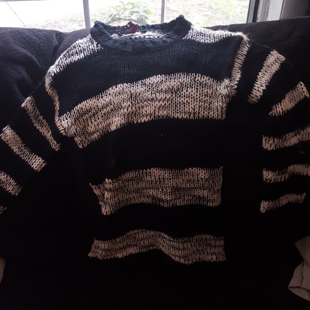 Kids poof girl sweater